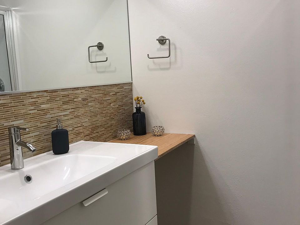 1st image of 5349 Newcastle Ave APT 8