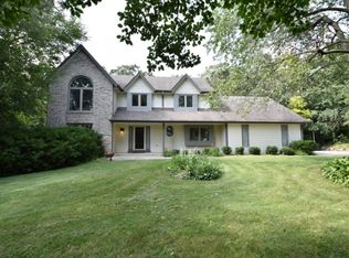 W339S9753 Red Brae Dr, Mukwonago, WI 53149