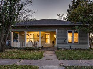 909 N McKinney St, Ennis, TX 75119