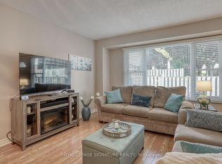5 Golden Appleway, Toronto, ON M3A3P2
