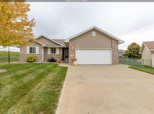 612 Lancaster Cir, Sioux City, IA 51103