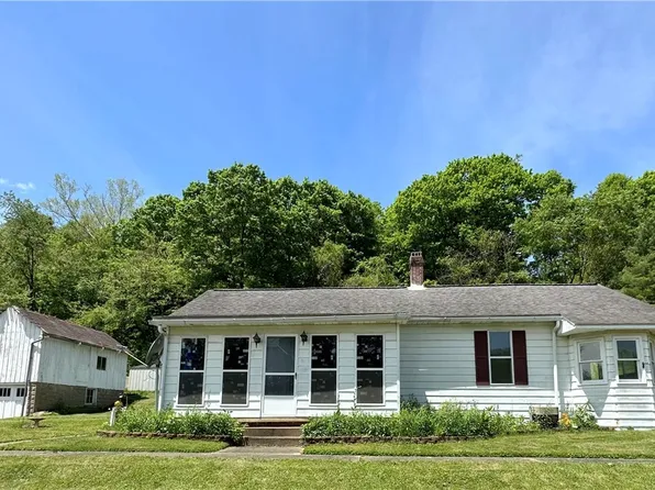 303 2nd St, Lower Salem, OH 45745