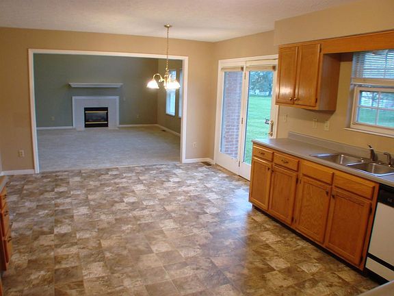 4th image of 4053 Crystal Creek Dr