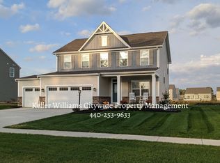 9182 Winfield Ln, North Ridgeville, OH