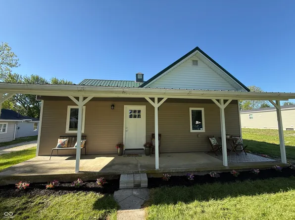 603 E North St, Westport, IN 47283