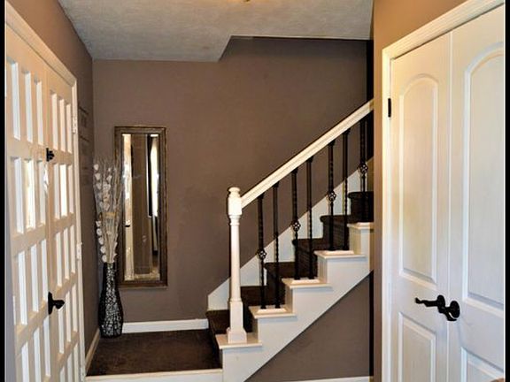 4th image of 2338 Melrose Ln