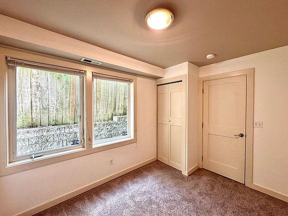 4th image of 1409 N Northgate Way #A
