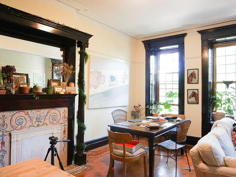 1st image of 331 Jefferson Ave #2
