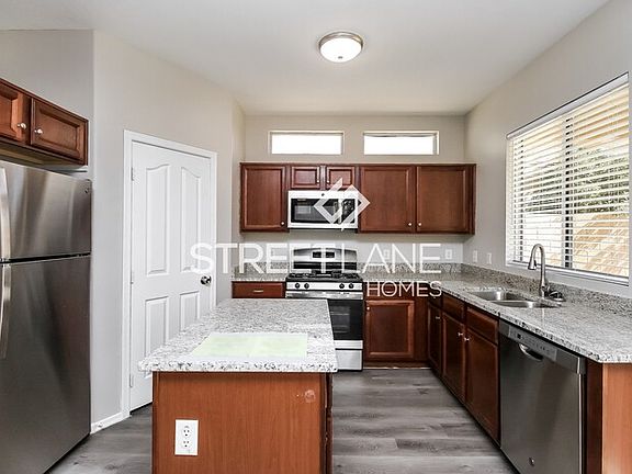 5th image of 4133 E Windsor Dr