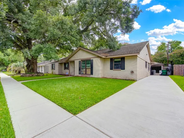 2117 Willow Wisp Dr, Seabrook, TX 77586