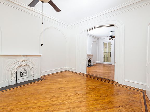 3rd image of 221 Gates Ave
