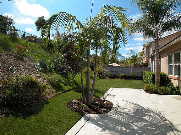 5th image of 1017 Hawthorne Creek Dr