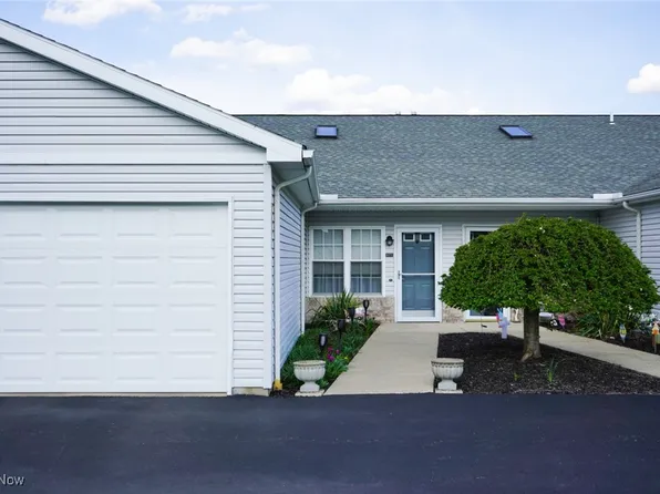 3479 Ivy Hill Cir S #B, Cortland, OH 44410