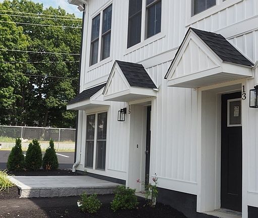 3rd image of 50 Frankfort St #5