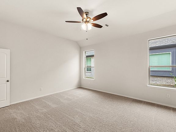 4th image of 2812 Hay Ln