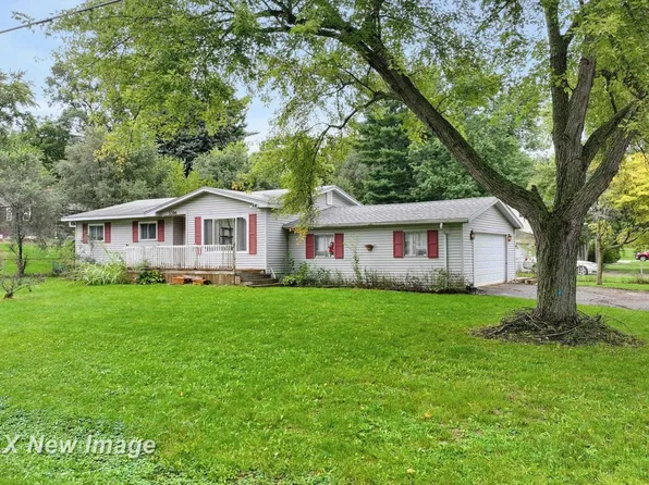 3396 Blue Lake Dr, Flint, MI 48506