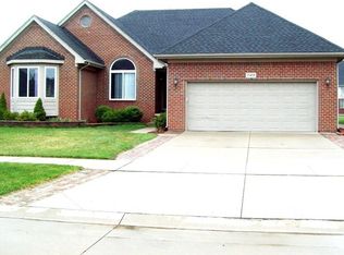 21450 John Dr, Macomb, MI 48044