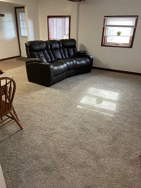 living room sofa, table & 2 chairs incl.