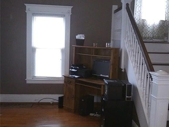 4th image of 425 Craig St