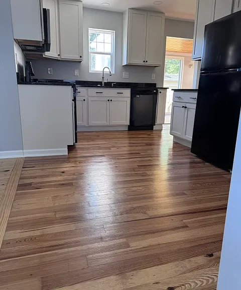 4429 Maplecrest Ave — Photo 4
