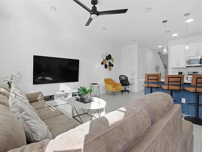 710 Longboat Dr — Photo 13