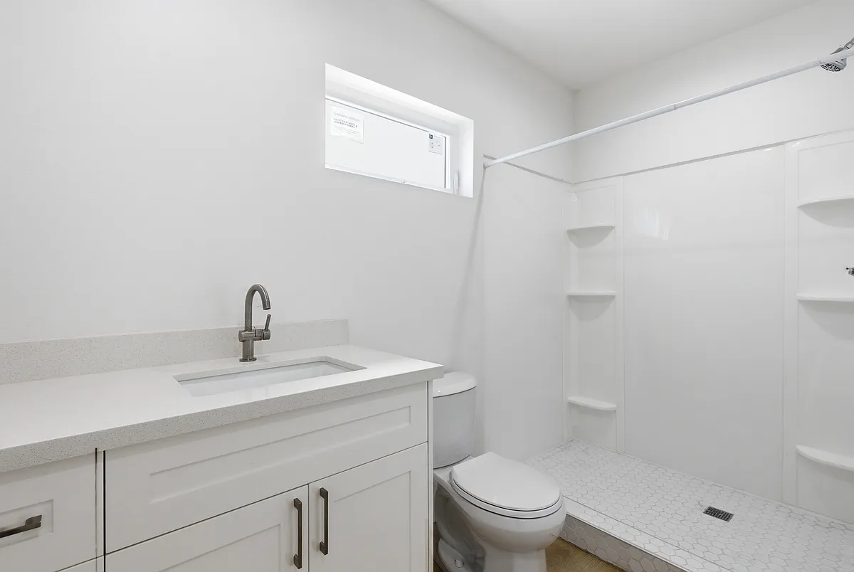 Building Photo - 118 W 109th St #3/4