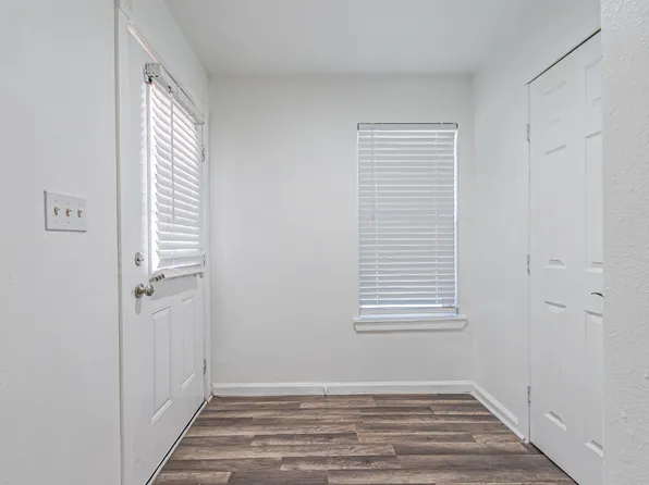 605 Lloyd, Italy, TX 76651
