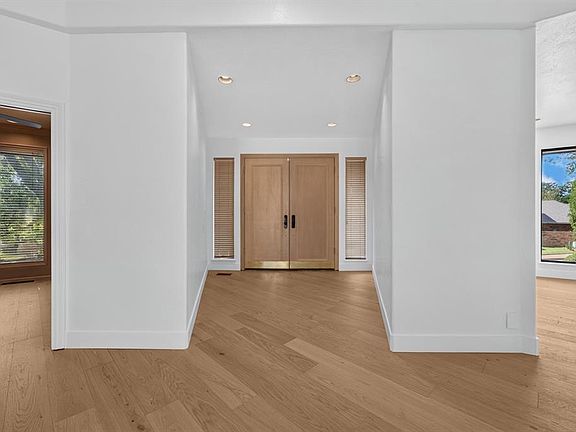 4th image of 545 E Oak Pl