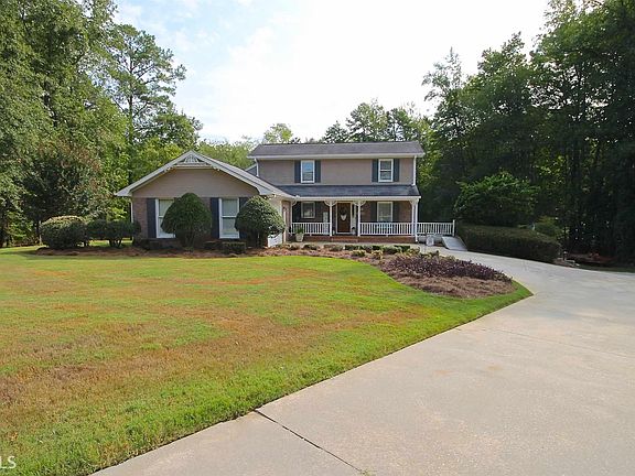 2nd image of 275 Marilyn Dr E