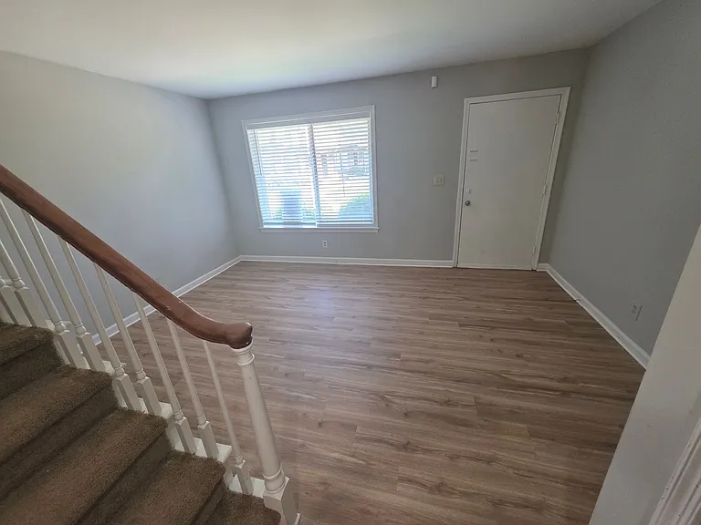 1453 Brookwood Dr #B — Photo 8