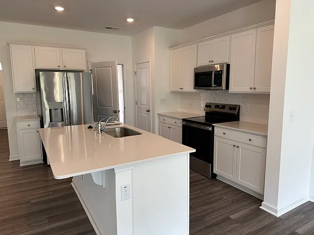 59 Broward Ln — Photo 2