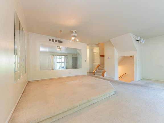 3rd image of 3286 Alpine Dr