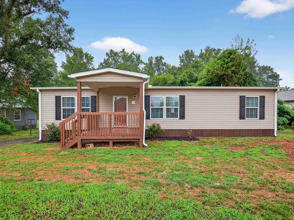 219 Church St, Wellford, SC 29385