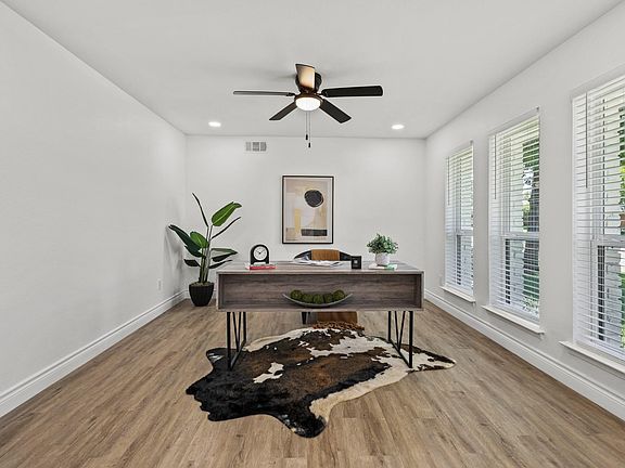 3rd image of 4105 Candlenut Ln