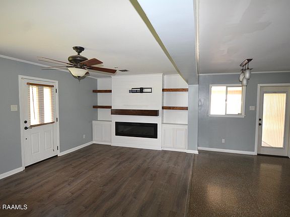 2nd image of 101 Boxwood Dr