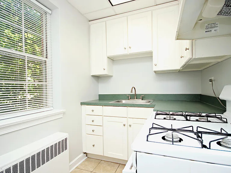 32 University Cir #202 — Photo 5