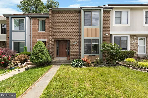2813 Cambridge Dr Photo 1