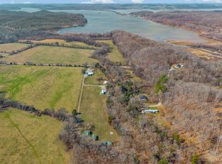 1095 White Oak Rd, Stewart, TN 37175