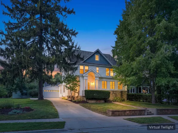 646 S Grove St, Ripon, WI 54971