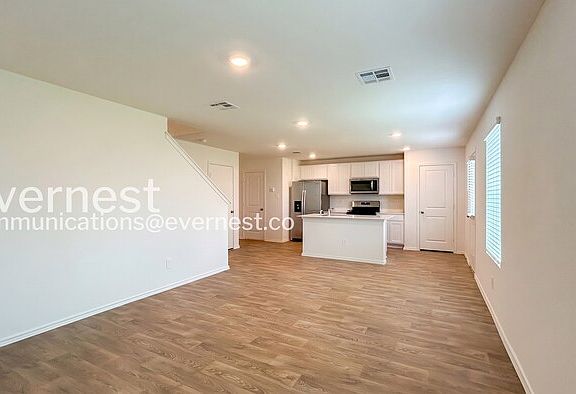 4th image of 16043 Mahogany Way