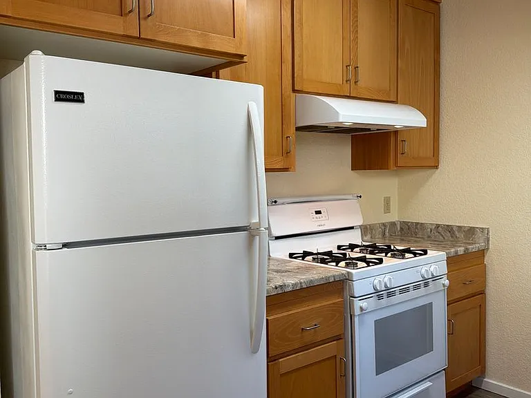 2750 Central Ave — Photo 14