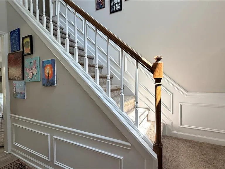 100 Taylors Spring Ct — Photo 3