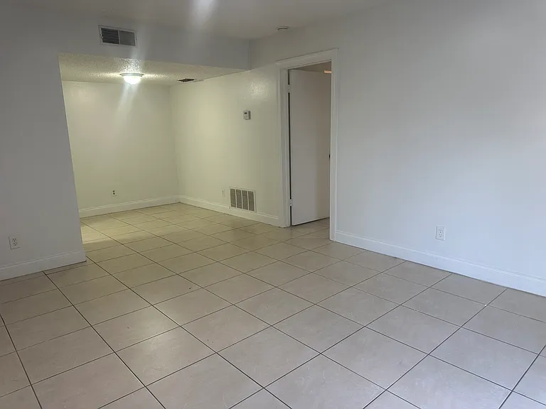 8426 Camden St #8426B — Photo 11
