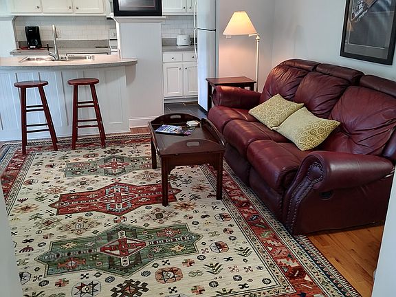 3rd image of 556 W Shadowlawn Dr #1