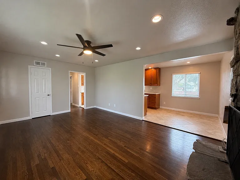 13439 Marlette Dr — Photo 6