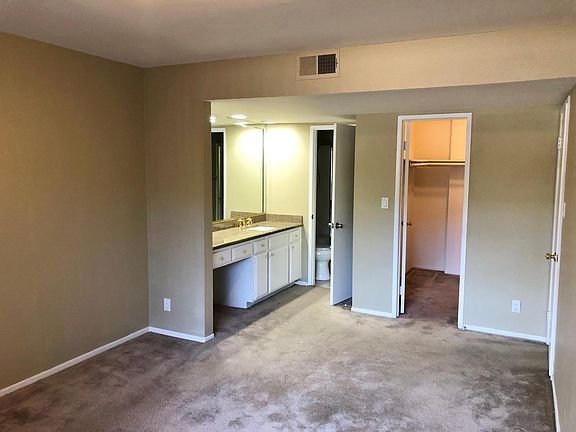 4th image of 22100 Burbank Blvd Unit 223