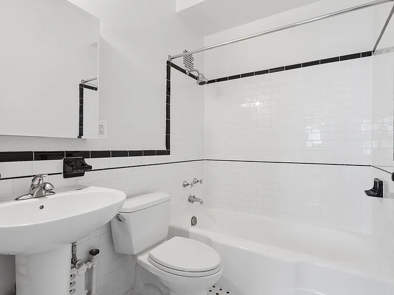220 Madison Ave #14K — Photo 9