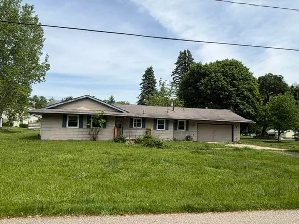 3250 Carlton Blvd, Jackson, MI 49203
