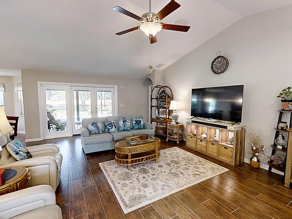 4th image of 74 Ethan Allen Dr