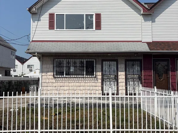 609 Beach 63rd St, Arverne, NY 11692